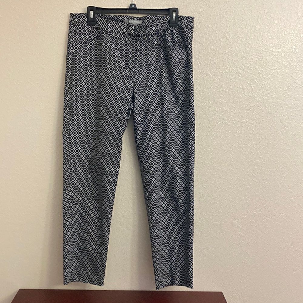 Valerie Stevens women pant color black and white size 10!